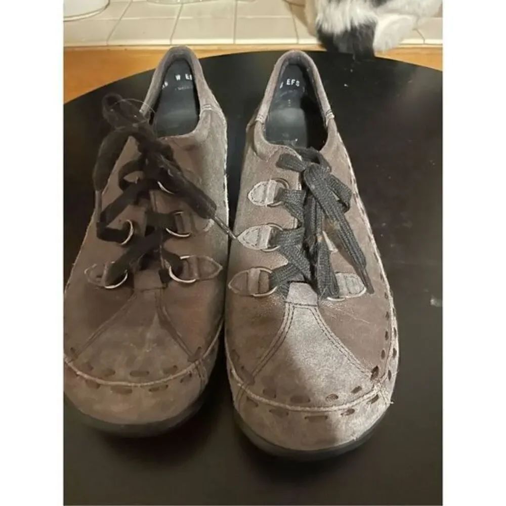 Ziera Walking Shoes (SZ 8)